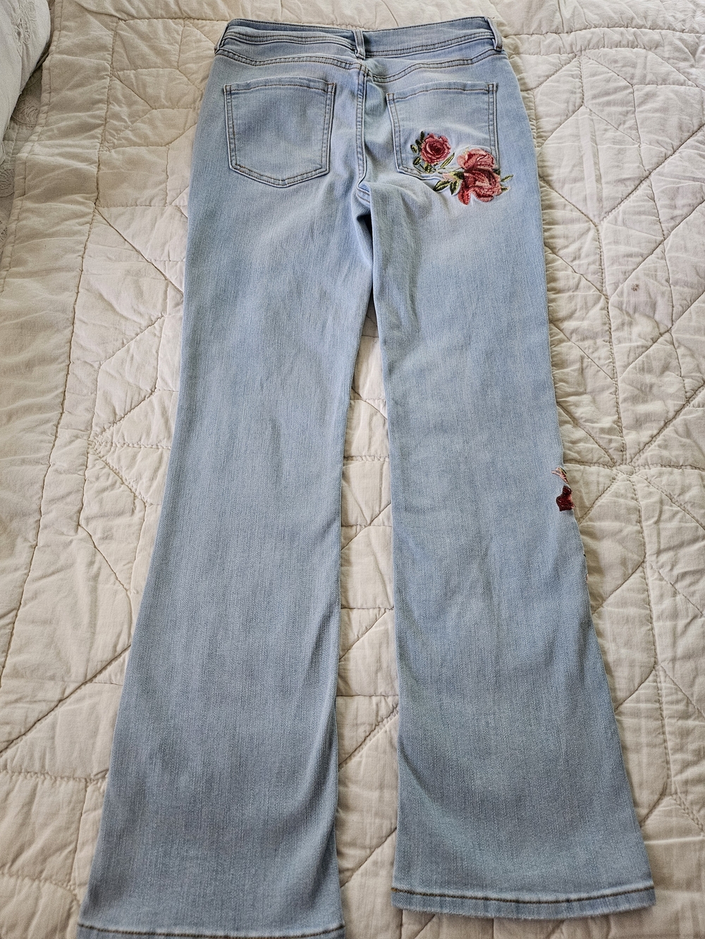 Forever 21 Sky Blue Tall Mid-Rise Bootcut Jeans w/ Floral Embroidery- Size 29 - Picture 3 of 11